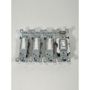 Leviton 15A 120VAC Single Pole Toggle Light Switch Lot of 4 White 3RJW USA